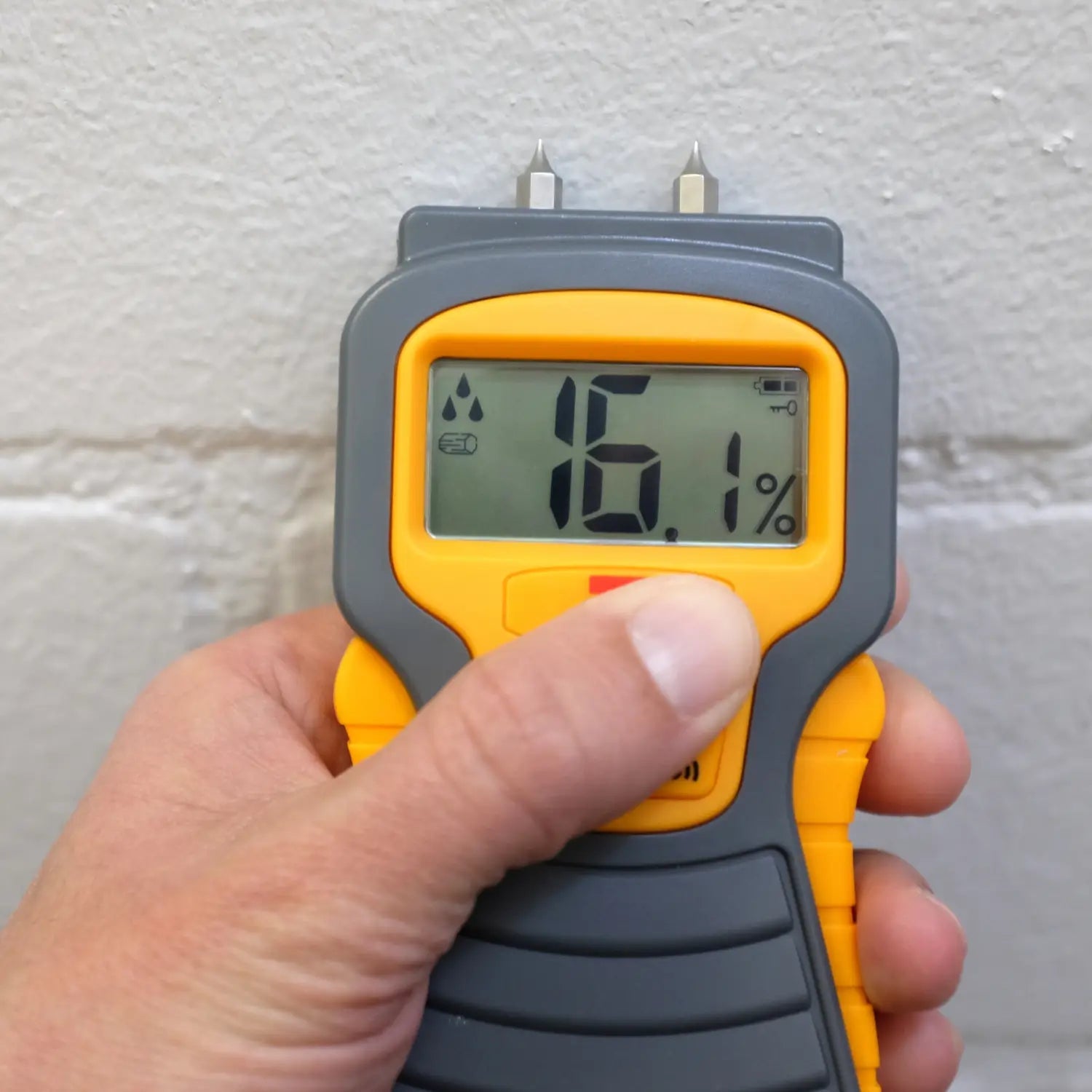 Ein umfassender Leitfaden über die Feuchtigkeit von Brennholz und ihre Auswirkungen auf die Leistung